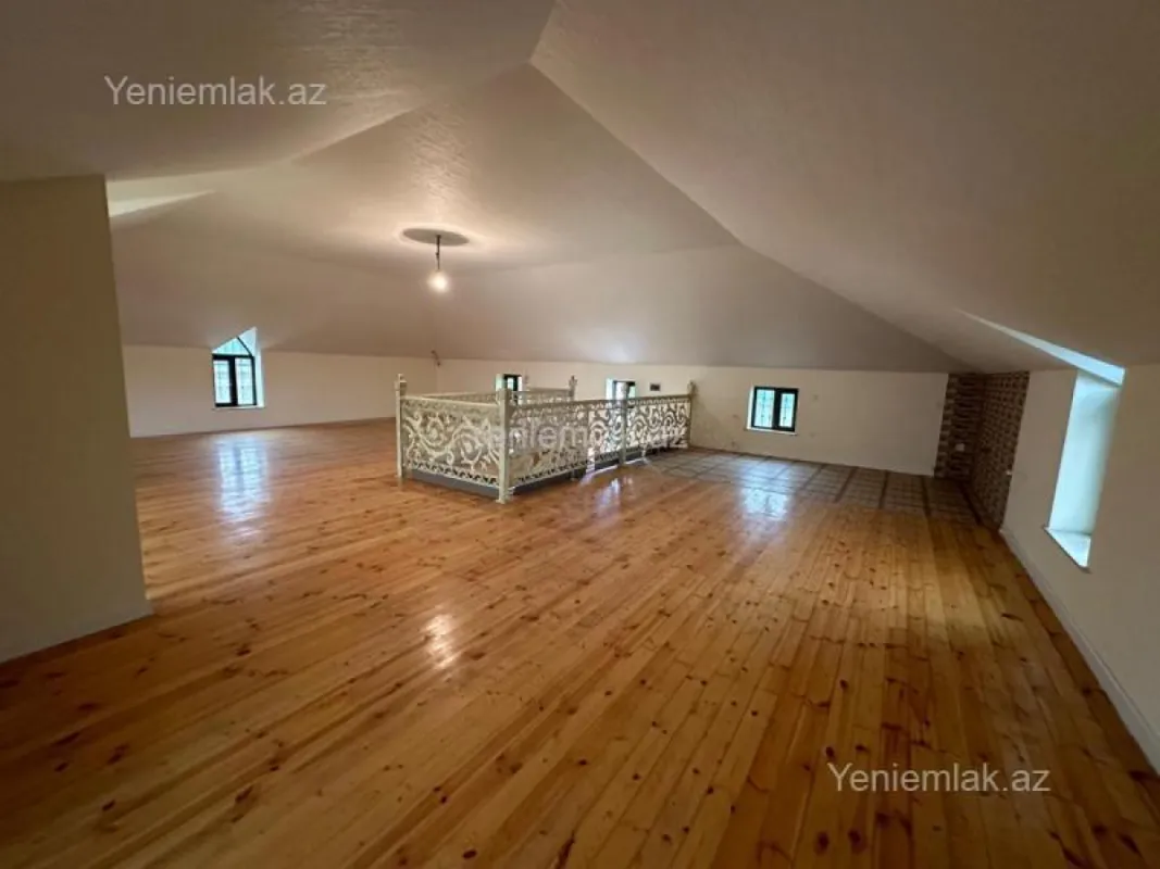Satılır 6 otaqlı həyət evi 270 m²