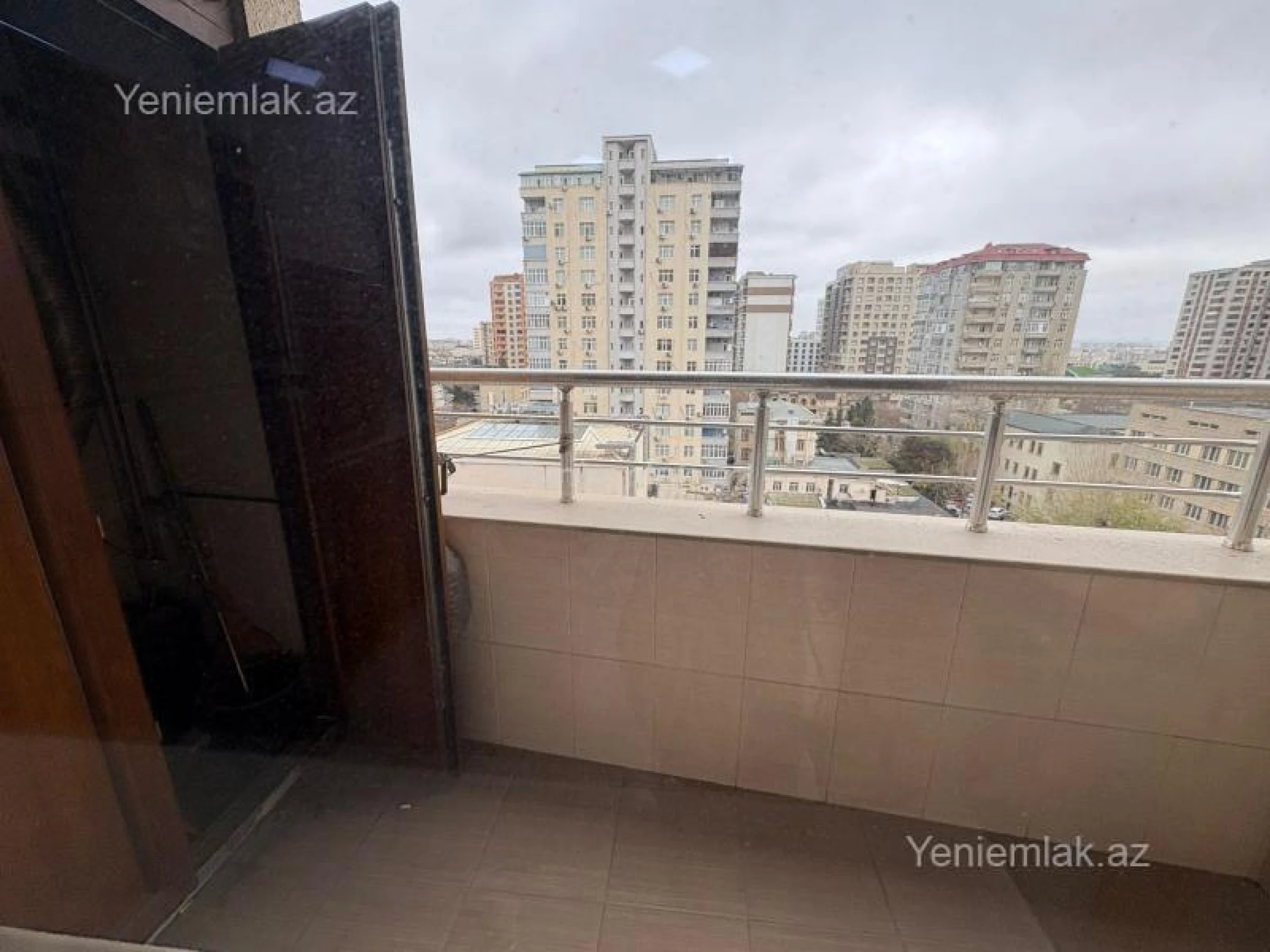 Satılır 4 otaqlı yeni tikili 225 m²
