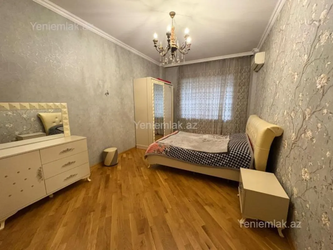Satılır 4 otaqlı yeni tikili 225 m²