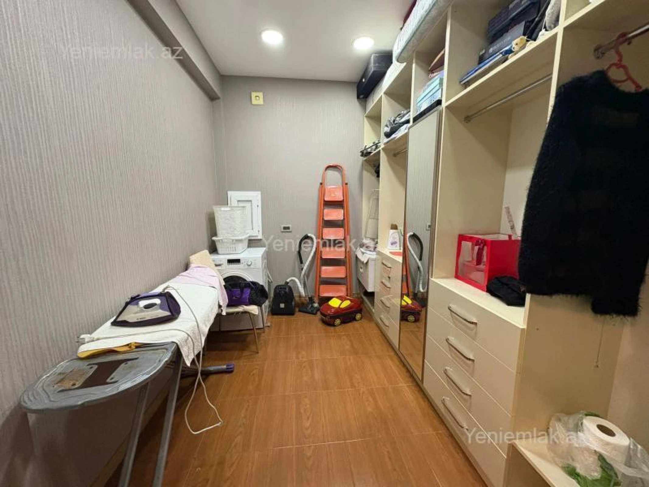 Satılır 4 otaqlı yeni tikili 225 m²