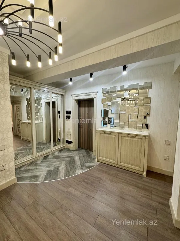 Satılır 2 otaqlı yeni tikili 64 m²
