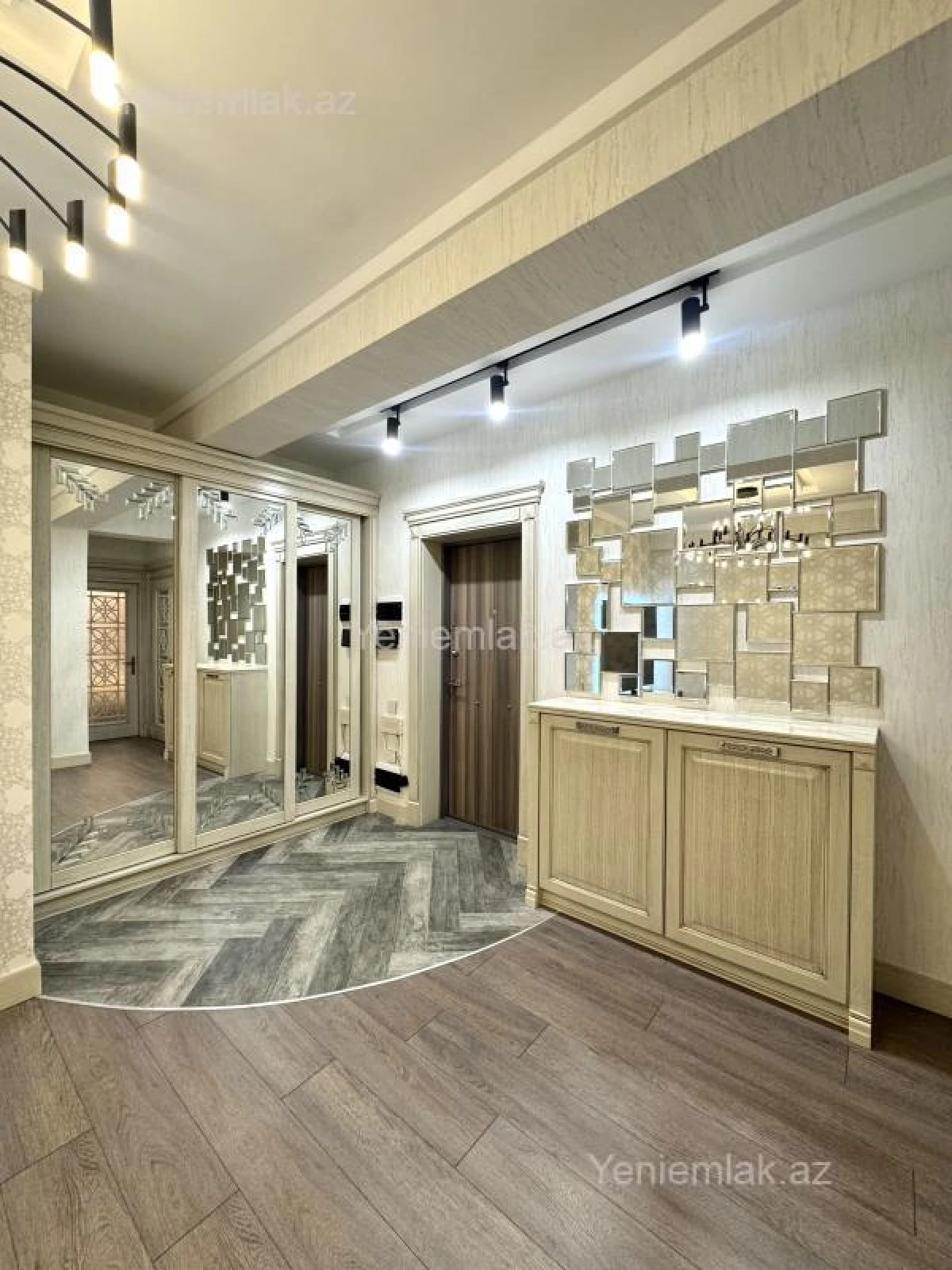 Satılır 2 otaqlı yeni tikili 64 m²