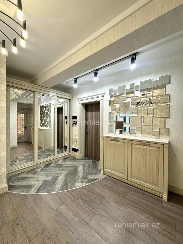 Satılır 2 otaqlı yeni tikili 64 m²