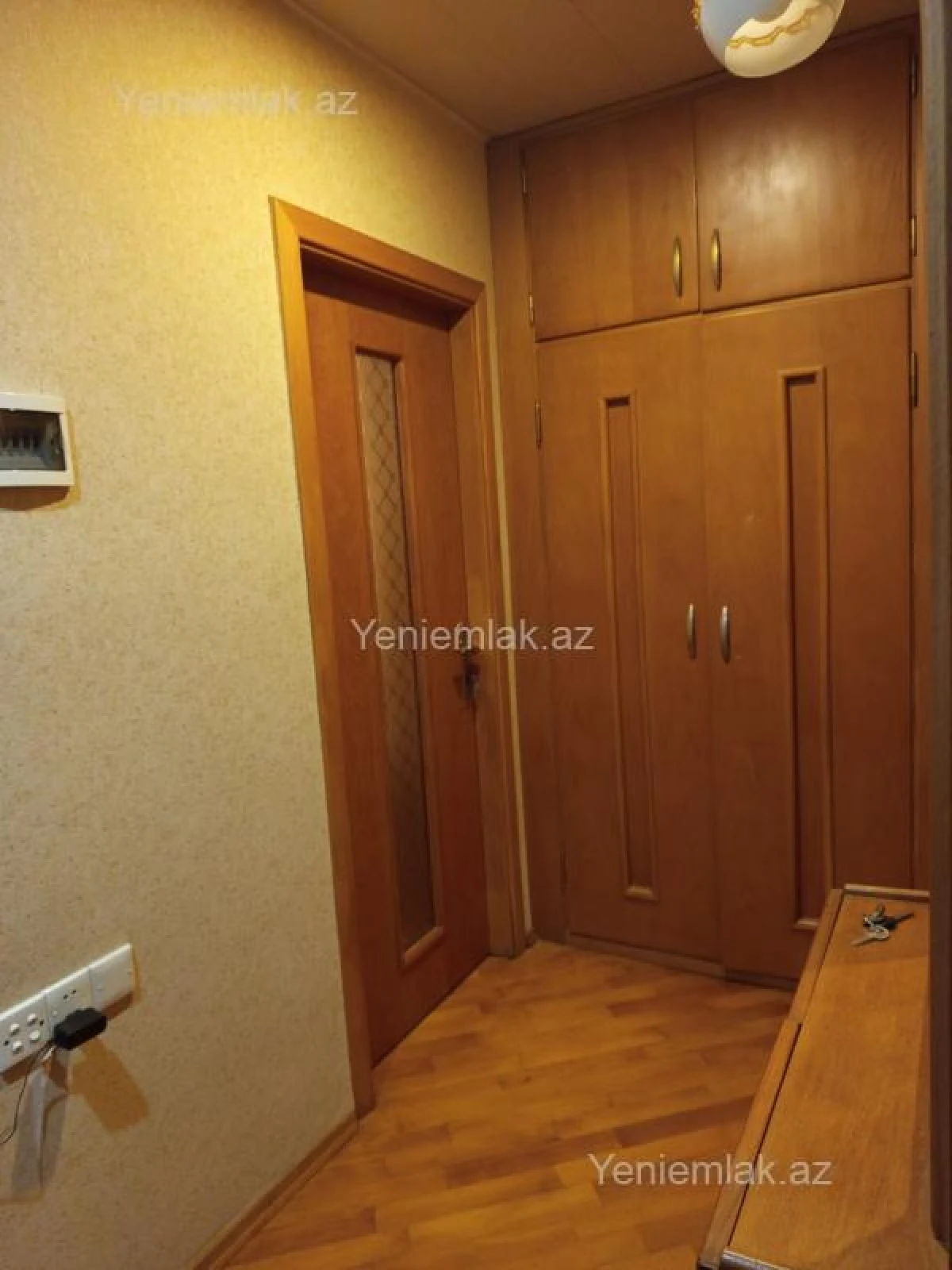 Satılır 2 otaqlı köhnə tikili 65 m²