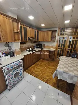 Satılır 4 otaqlı köhnə tikili 110 m²