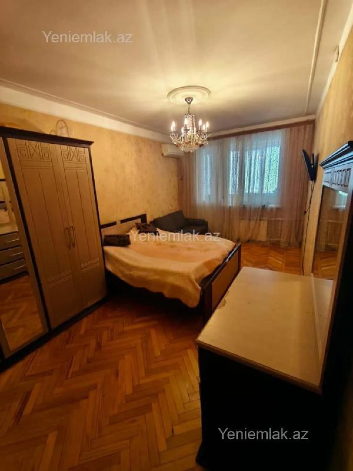 Satılır 4 otaqlı köhnə tikili 110 m²