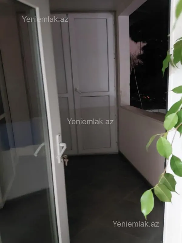 Satılır 3 otaqlı köhnə tikili 90 m²