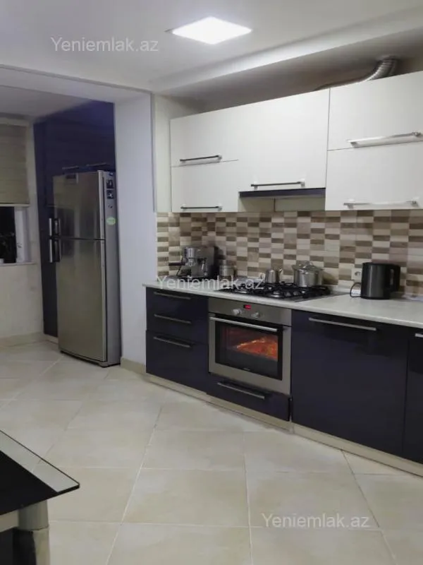 Satılır 3 otaqlı köhnə tikili 90 m²