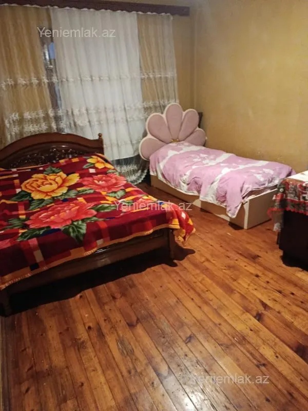 Satılır 3 otaqlı köhnə tikili 75 m²