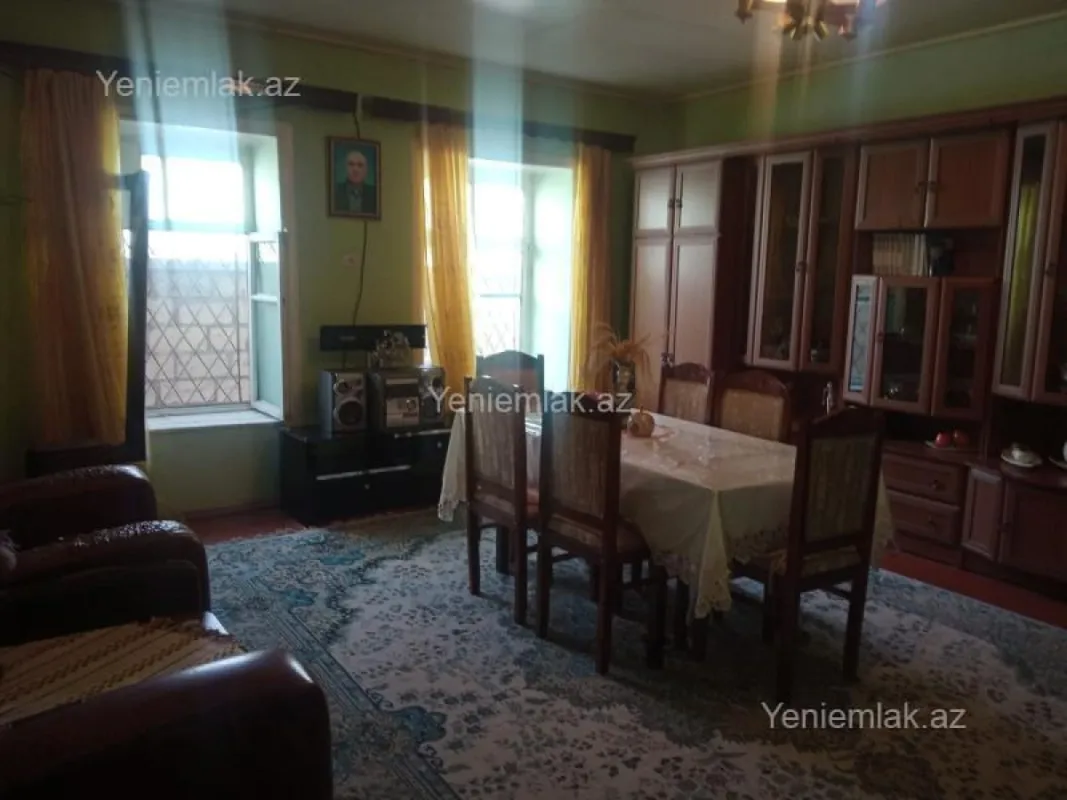 Satılır 3 otaqlı həyət evi 100 m²