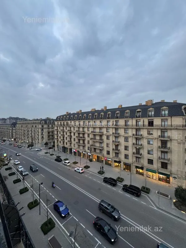 Satılır 4 otaqlı yeni tikili 157 m²