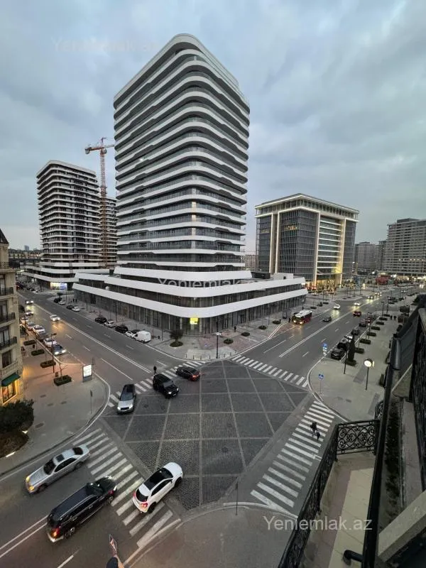 Satılır 4 otaqlı yeni tikili 157 m²