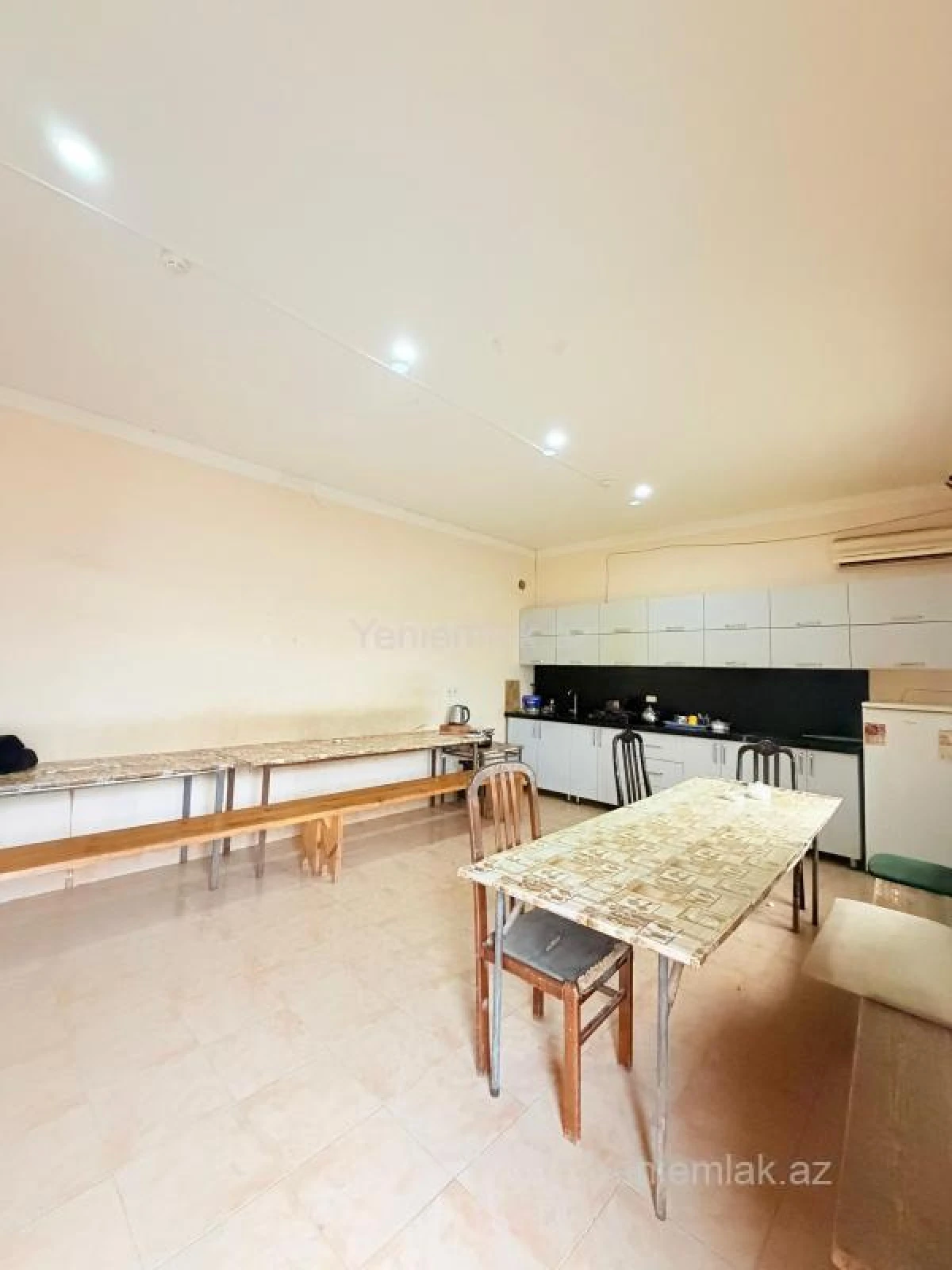 Satılır 7 otaqlı obyekt 2500 m²