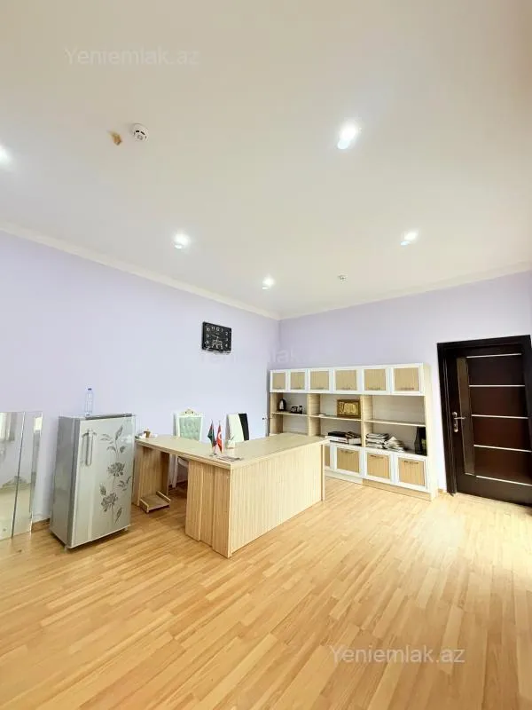 Satılır 7 otaqlı obyekt 2500 m²