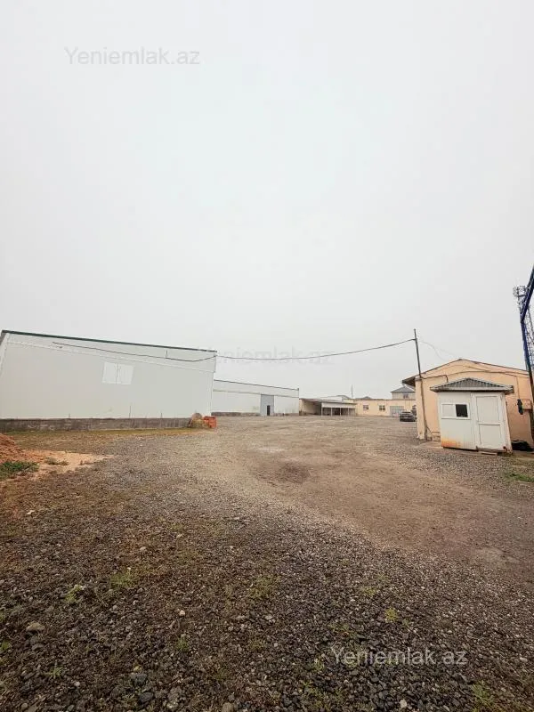 Satılır 7 otaqlı obyekt 2500 m²