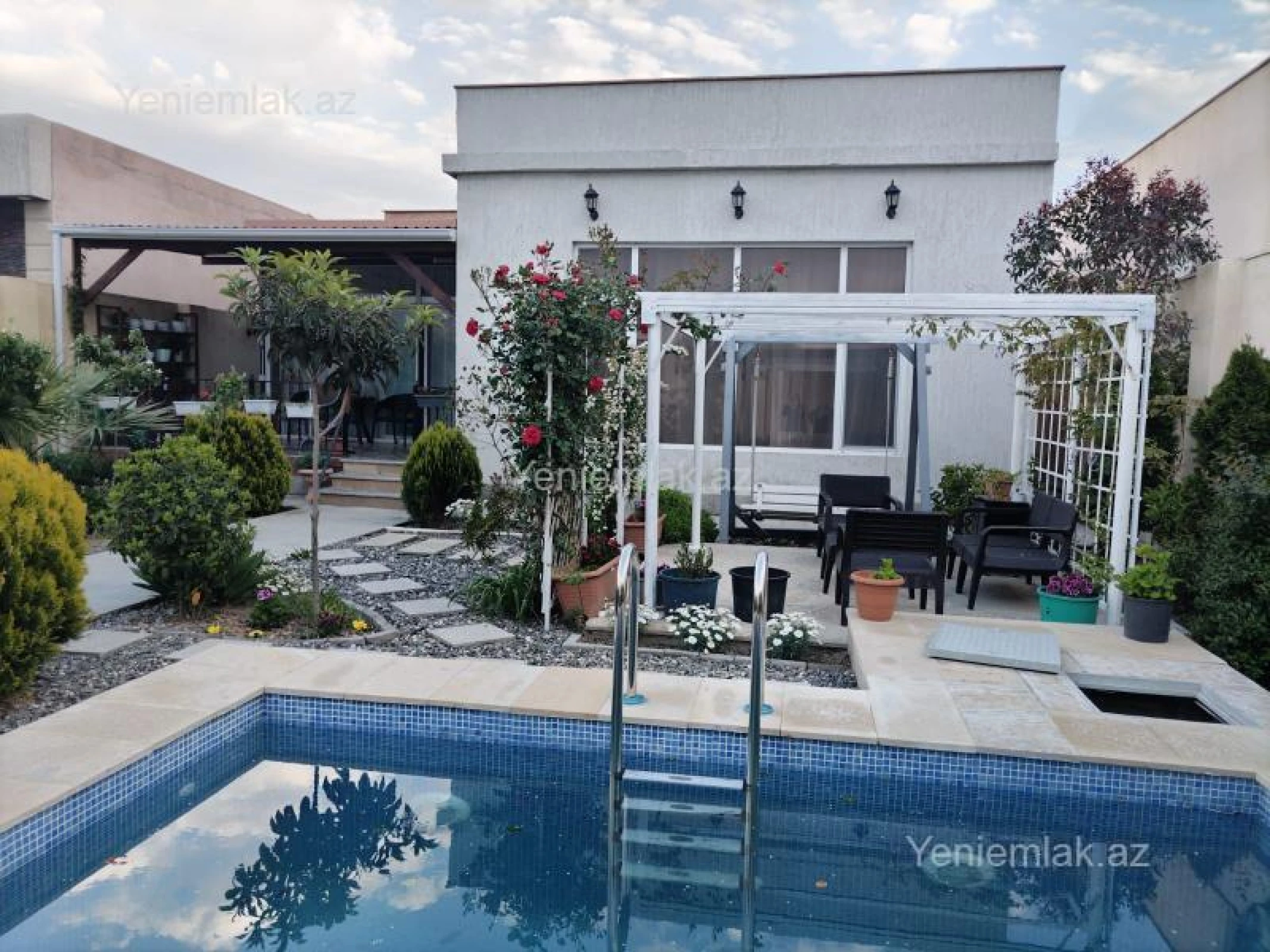 Satılır 3 otaqlı həyət evi 120 m²