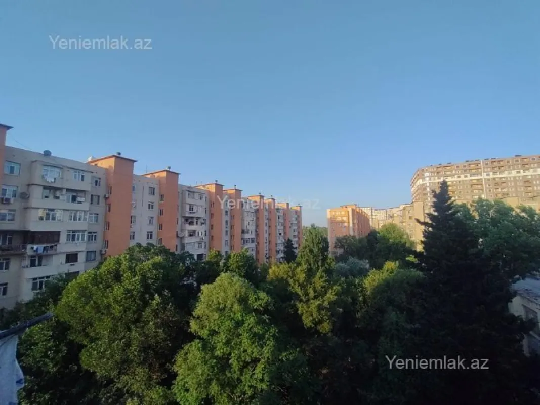Satılır 3 otaqlı köhnə tikili 80 m²