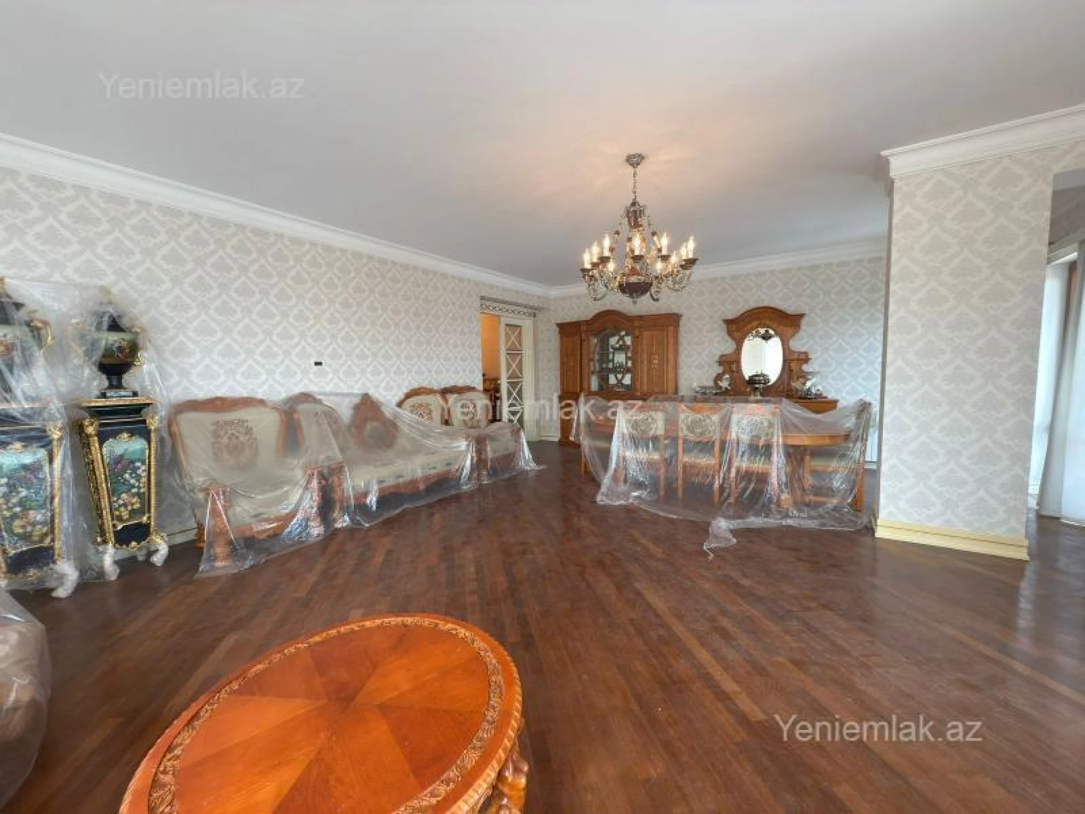 Satılır 4 otaqlı yeni tikili 250 m²