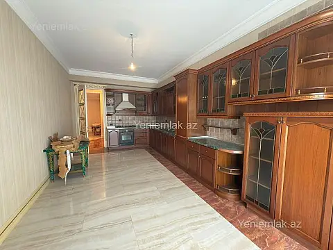 Satılır 4 otaqlı yeni tikili 250 m²