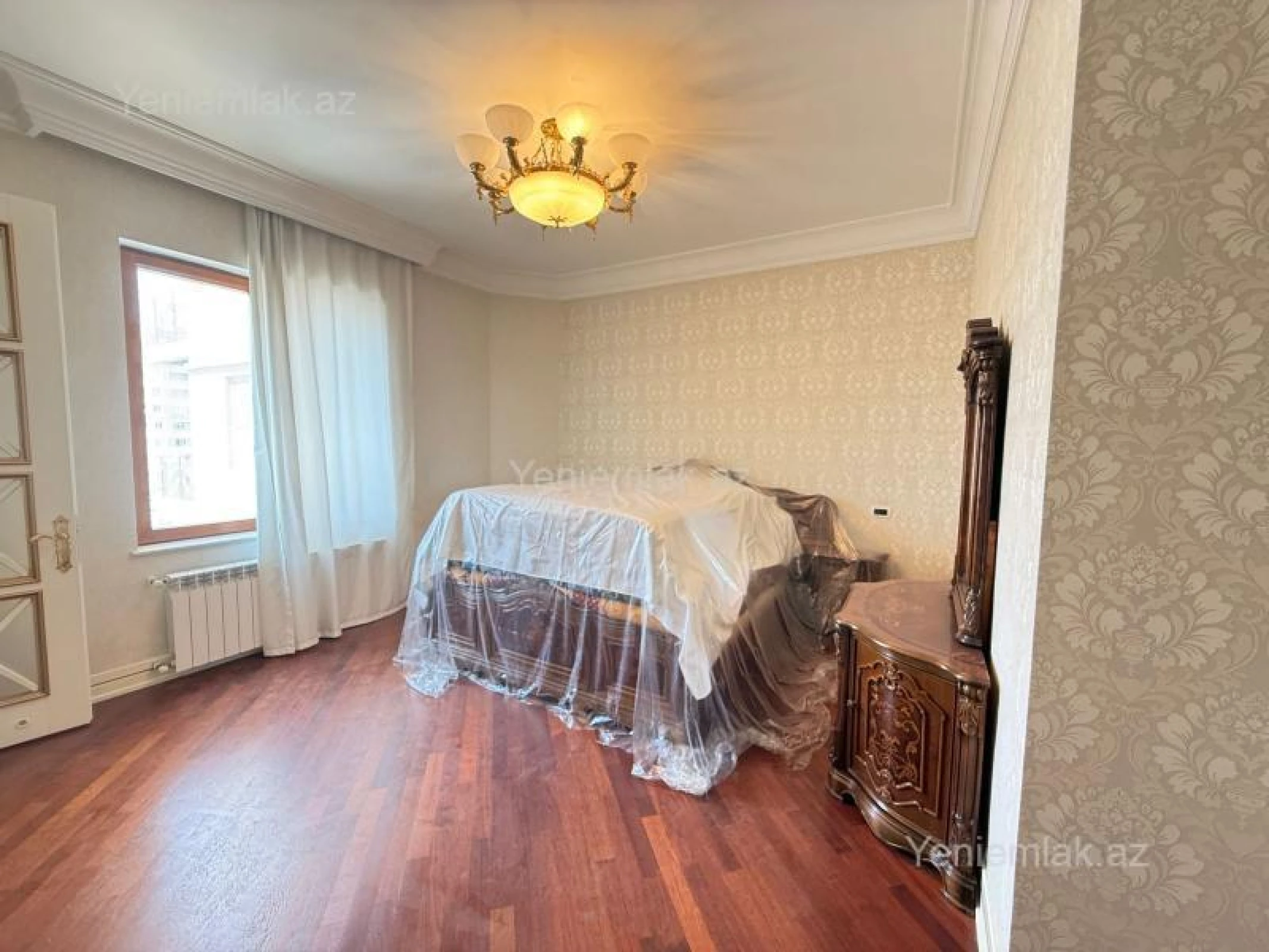 Satılır 4 otaqlı yeni tikili 250 m²