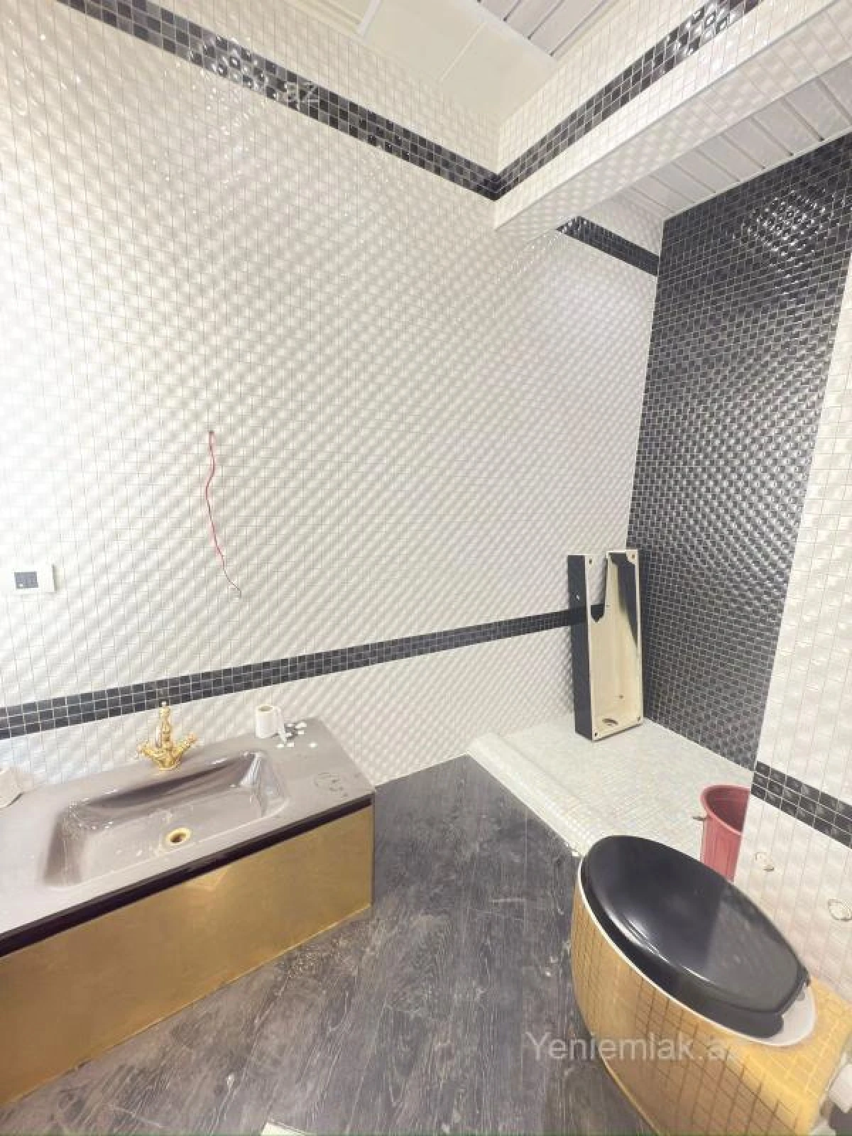 Satılır 4 otaqlı yeni tikili 250 m²