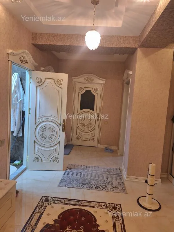 Satılır 3 otaqlı yeni tikili 125 m²