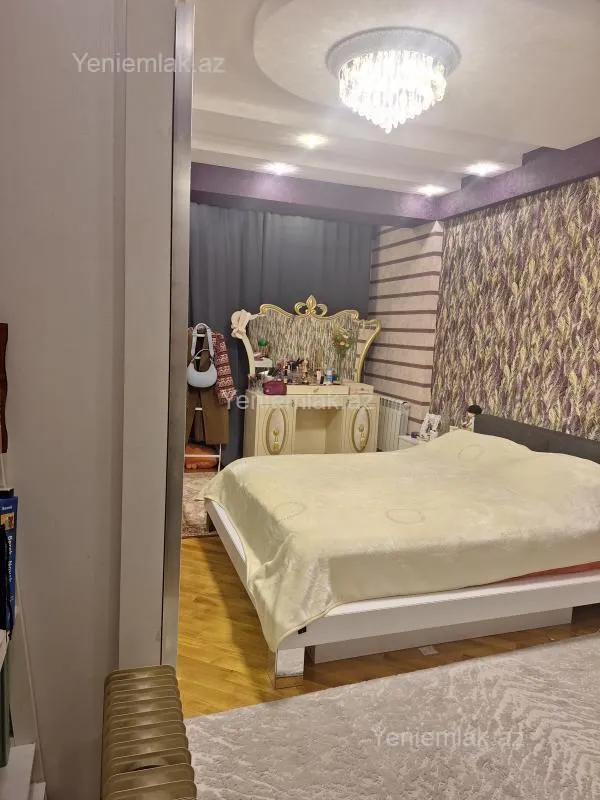 Satılır 3 otaqlı yeni tikili 125 m²