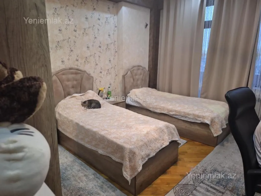 Satılır 3 otaqlı yeni tikili 125 m²