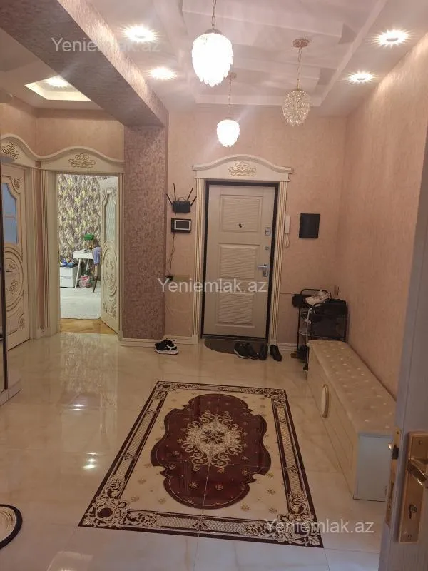 Satılır 3 otaqlı yeni tikili 125 m²