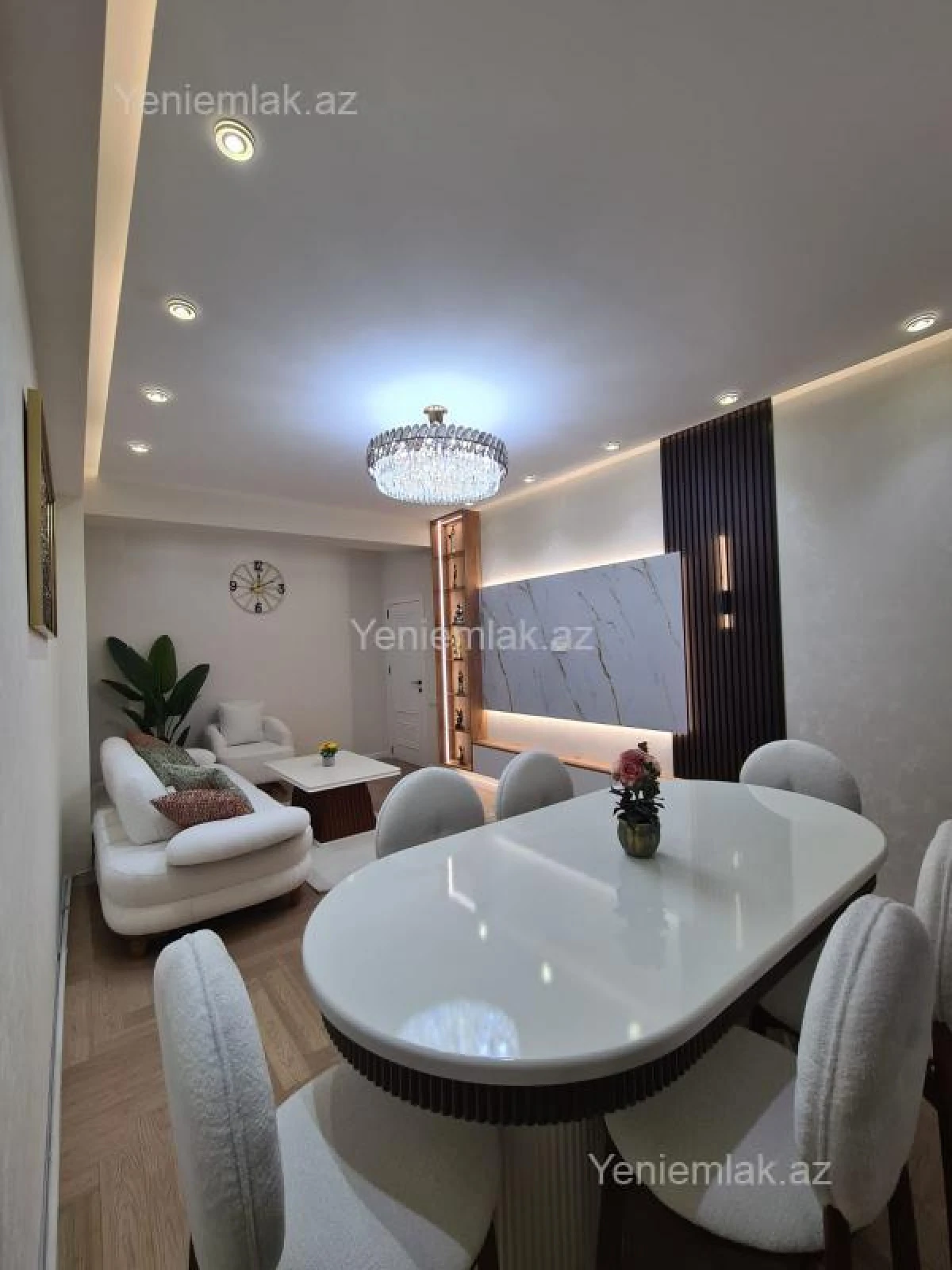 Satılır 3 otaqlı yeni tikili 135 m²