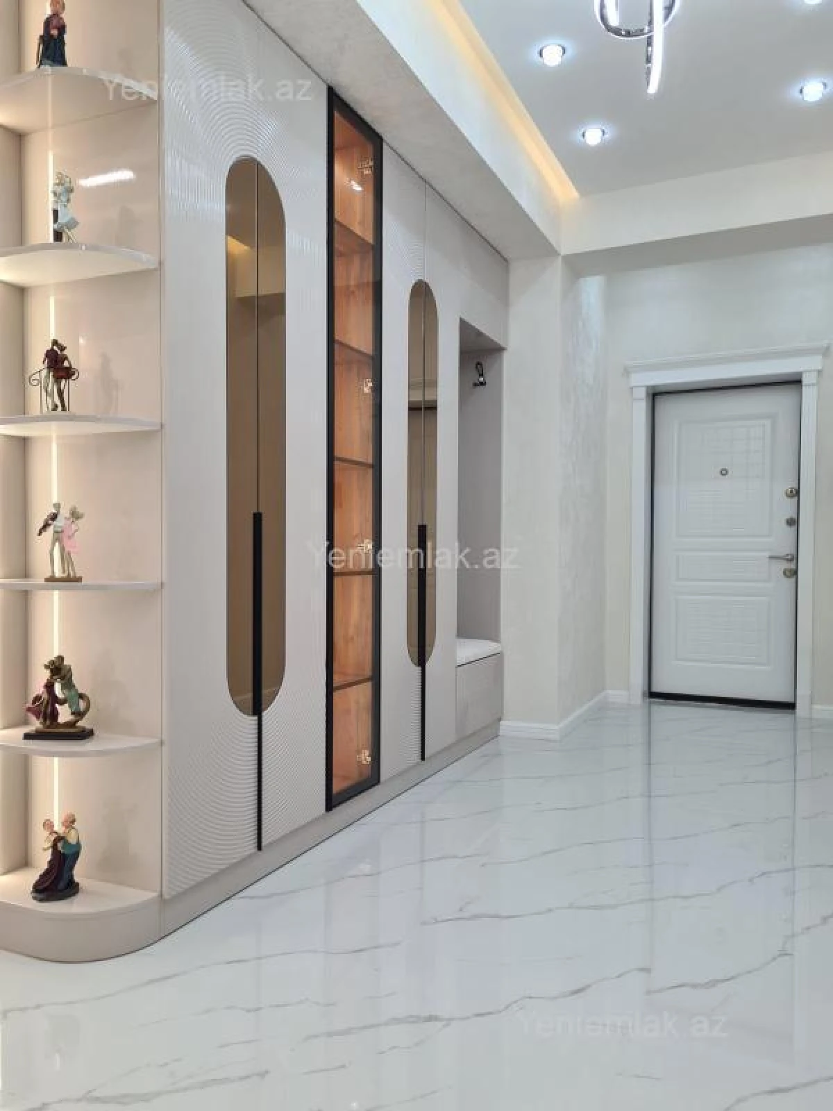 Satılır 3 otaqlı yeni tikili 135 m²