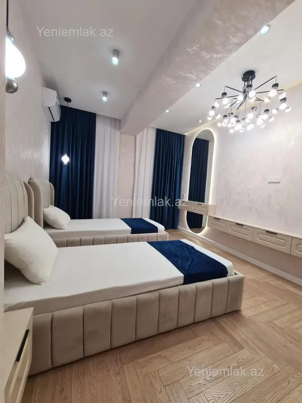 Satılır 3 otaqlı yeni tikili 135 m²