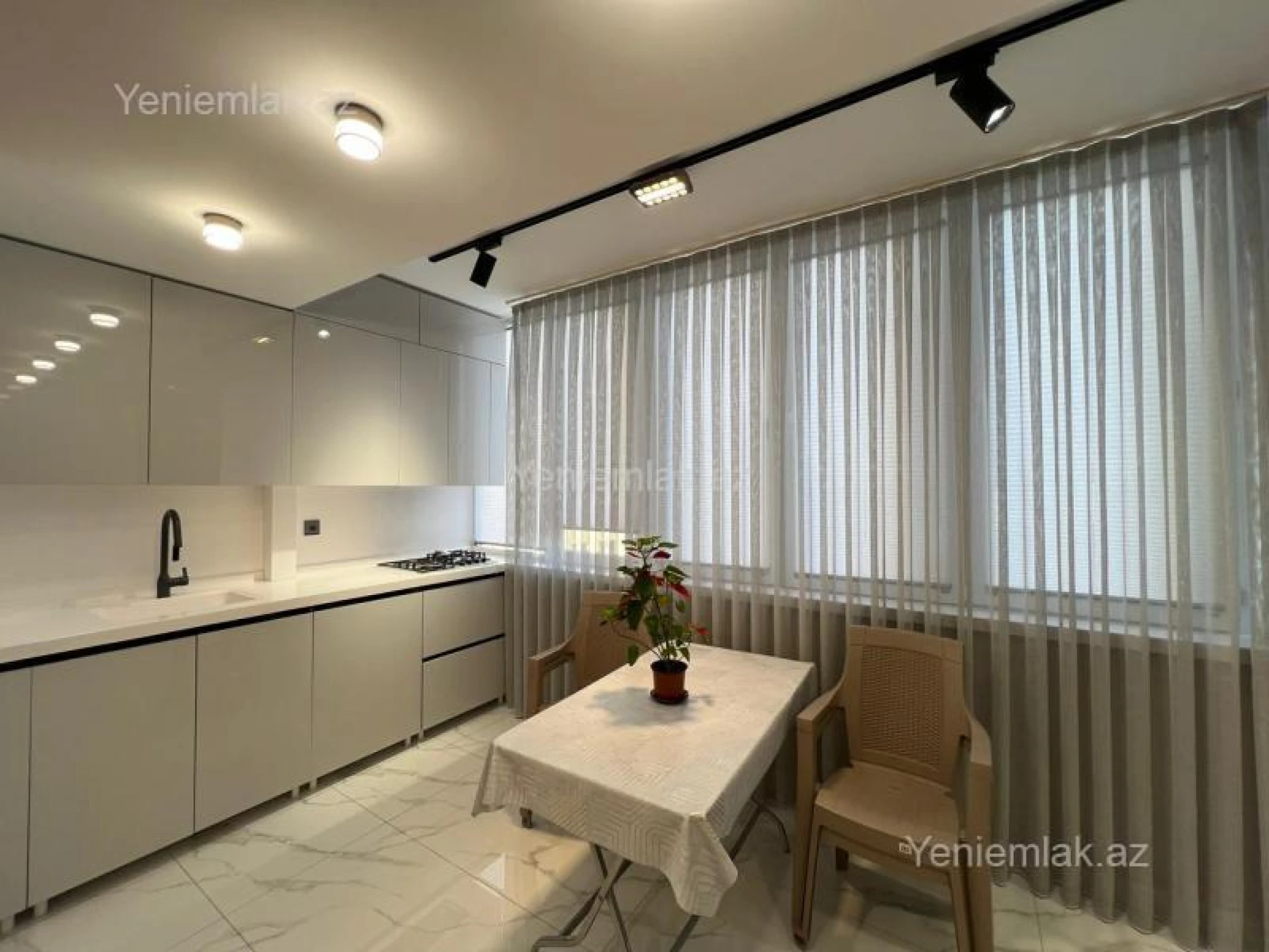 Satılır 3 otaqlı yeni tikili 98 m²