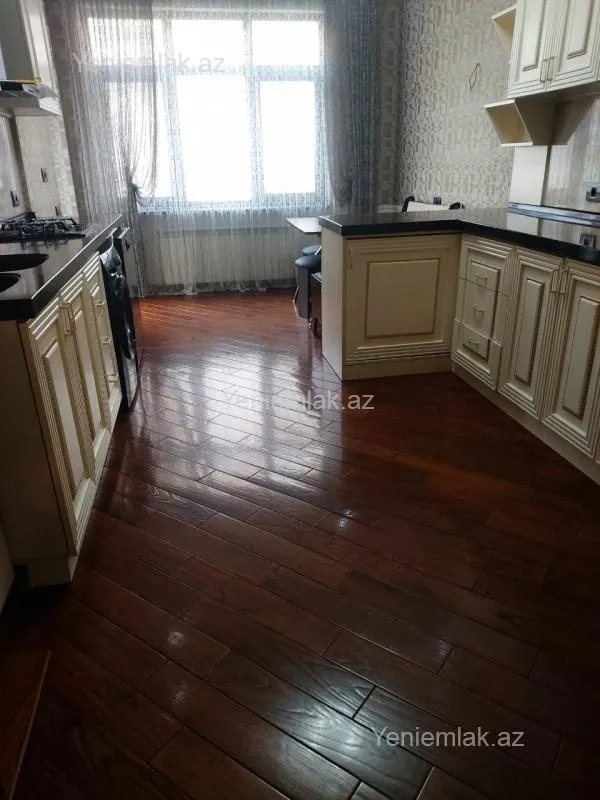 Satılır 3 otaqlı yeni tikili 156 m²