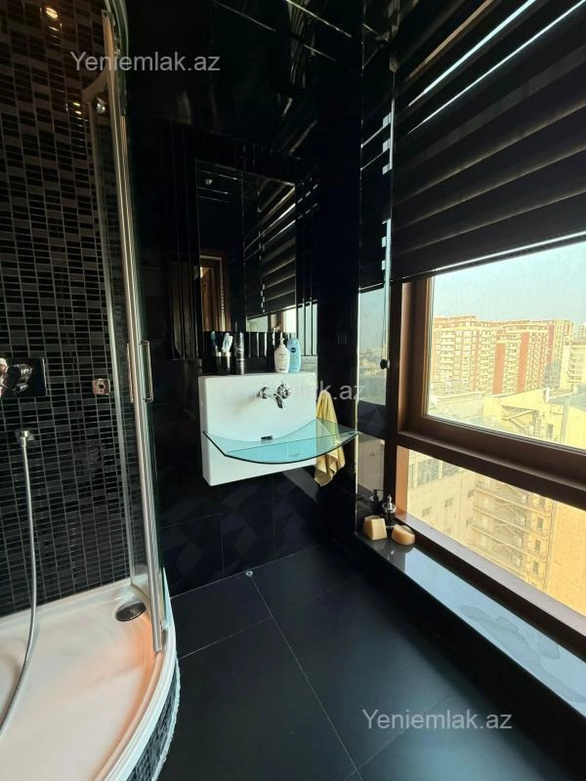 Satılır 4 otaqlı yeni tikili 200 m²