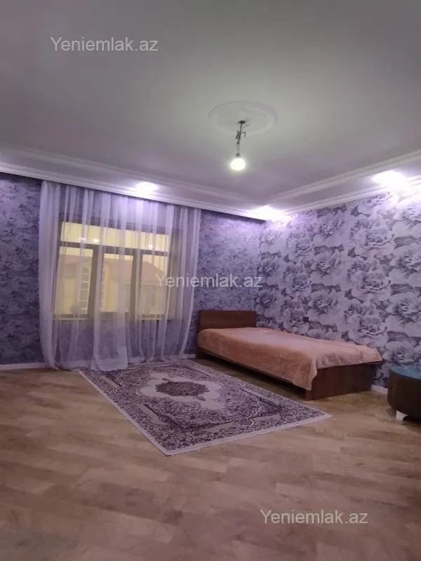 Satılır 6 otaqlı həyət evi 300 m²