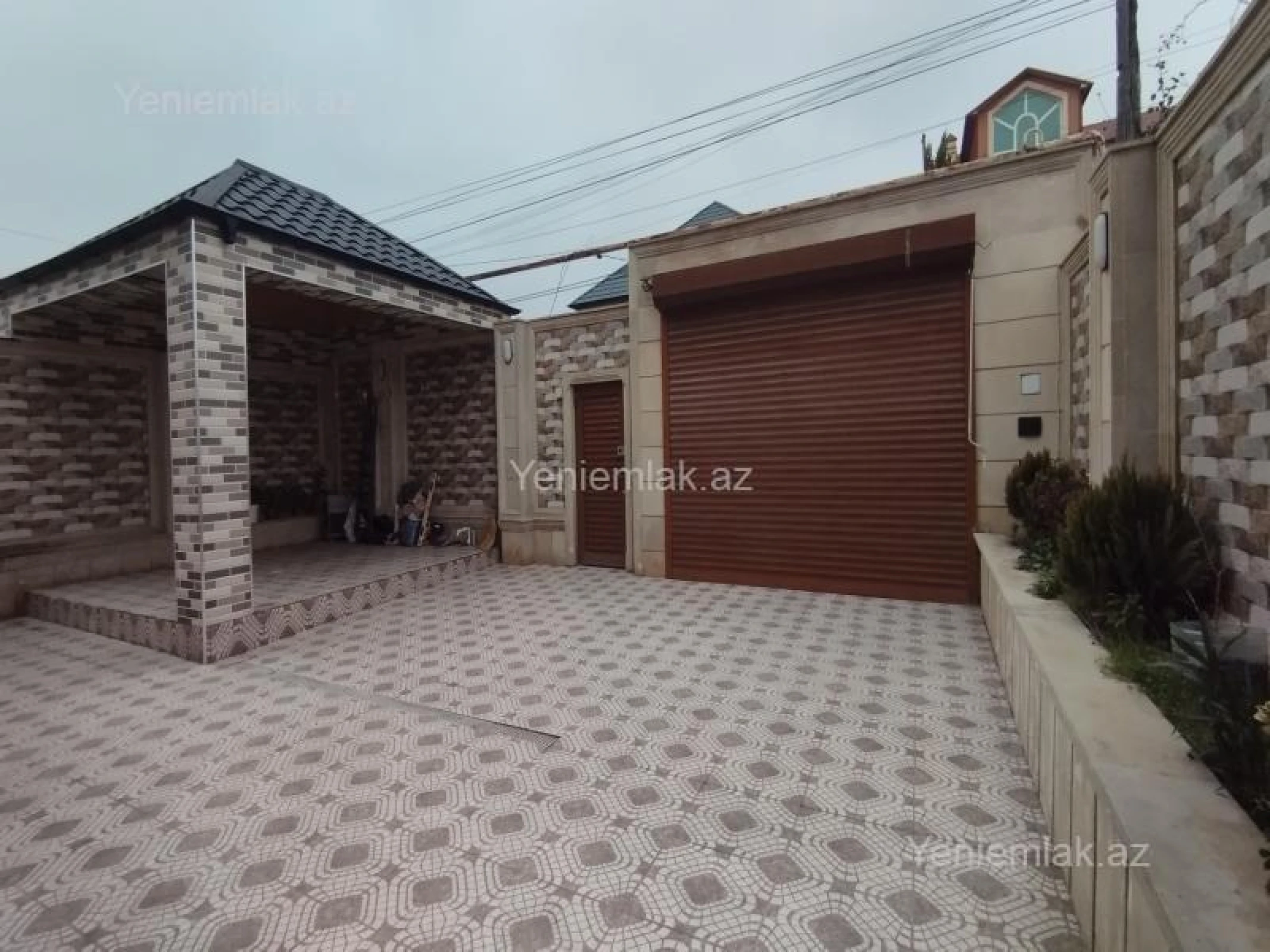 Satılır 6 otaqlı həyət evi 300 m²