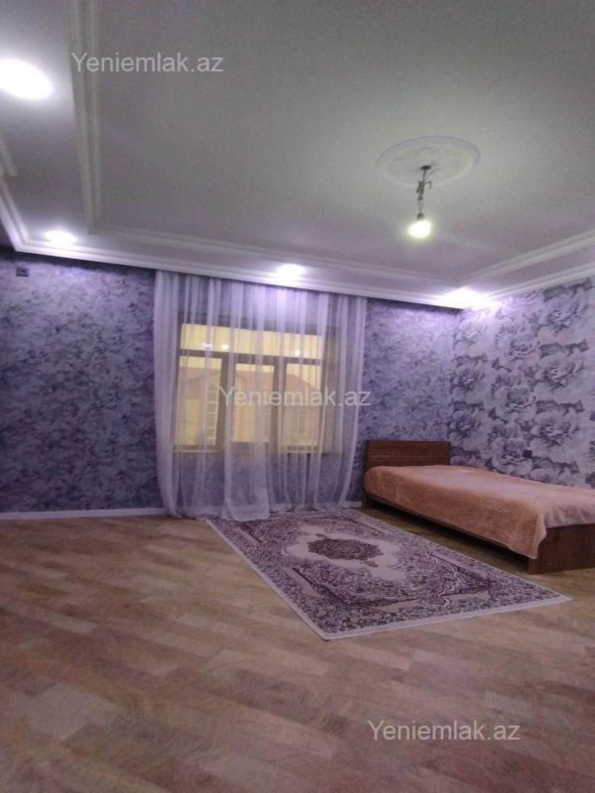 Satılır 6 otaqlı həyət evi 300 m²