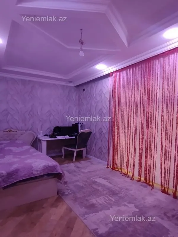 Satılır 6 otaqlı həyət evi 300 m²
