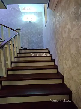 Satılır 6 otaqlı həyət evi 300 m²