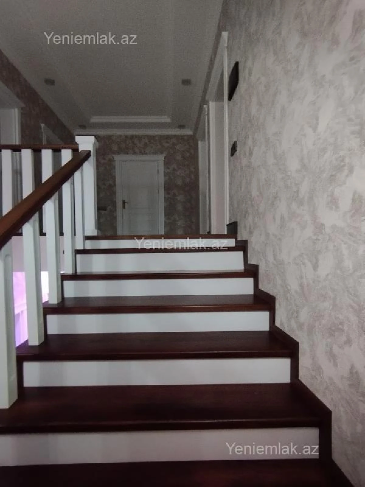 Satılır 6 otaqlı həyət evi 300 m²