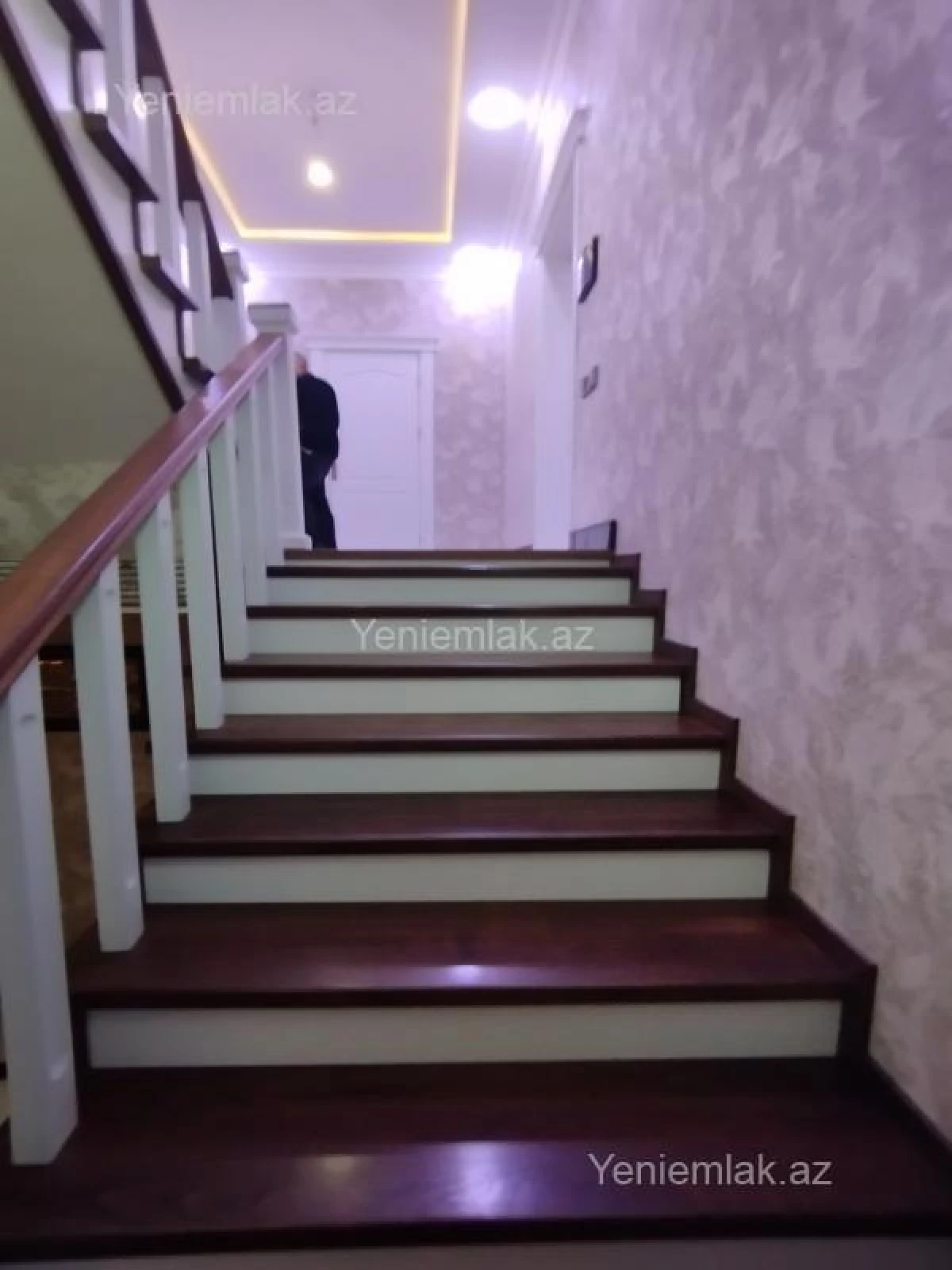 Satılır 6 otaqlı həyət evi 300 m²