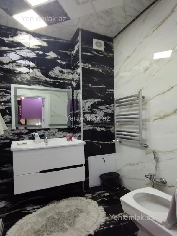 Satılır 6 otaqlı həyət evi 300 m²