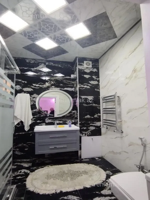 Satılır 6 otaqlı həyət evi 300 m²