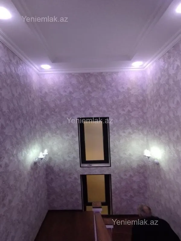 Satılır 6 otaqlı həyət evi 300 m²