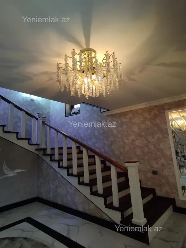 Satılır 6 otaqlı həyət evi 300 m²