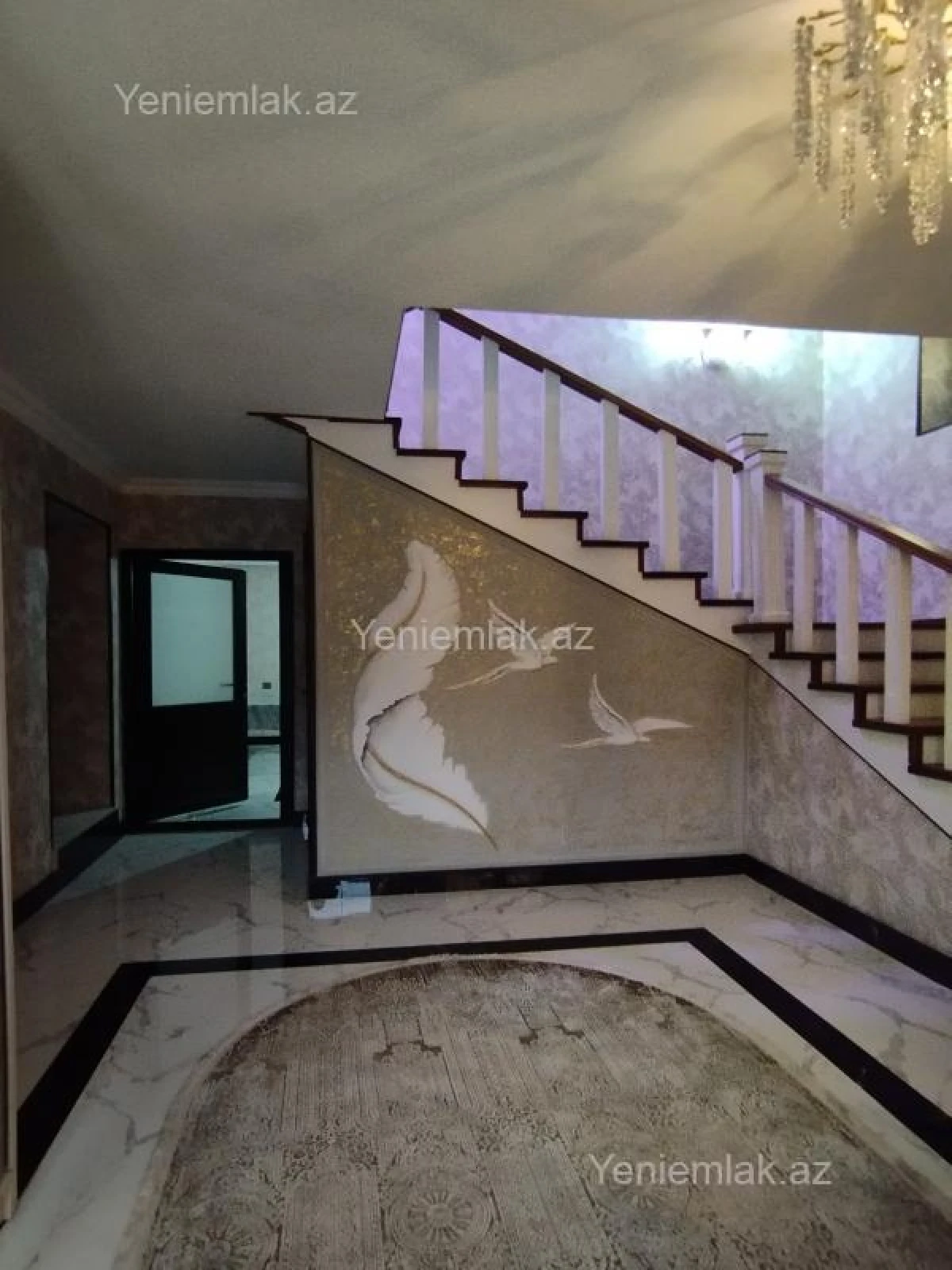 Satılır 6 otaqlı həyət evi 300 m²