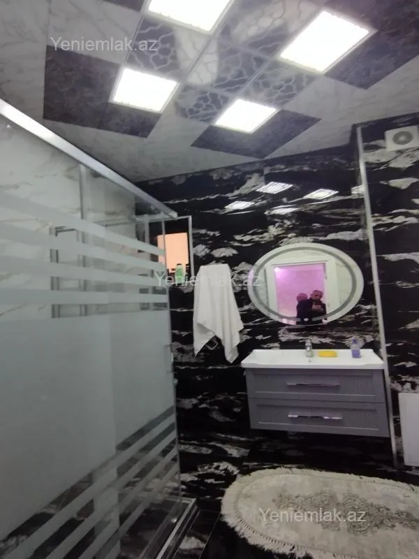 Satılır 6 otaqlı həyət evi 300 m²