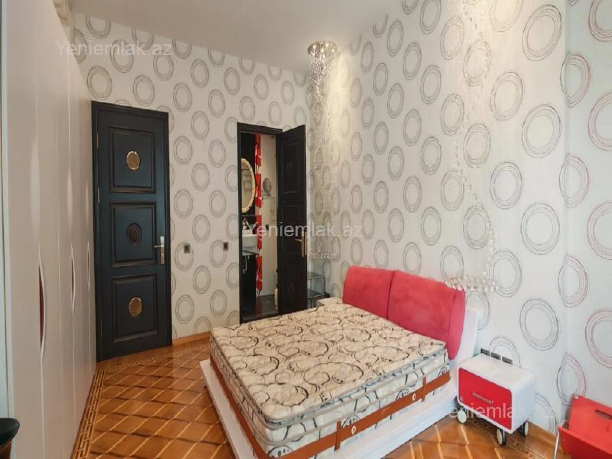 Satılır 4 otaqlı yeni tikili 180 m²