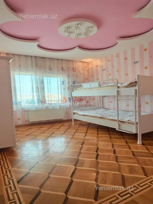 Satılır 4 otaqlı yeni tikili 180 m²